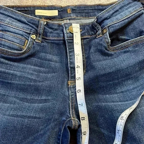 Kut from the Kloth Diana Skinny, Size 2. - Picture 4 of 13